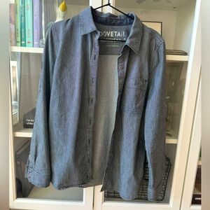 Dovetail Women’s work shirt. Size M